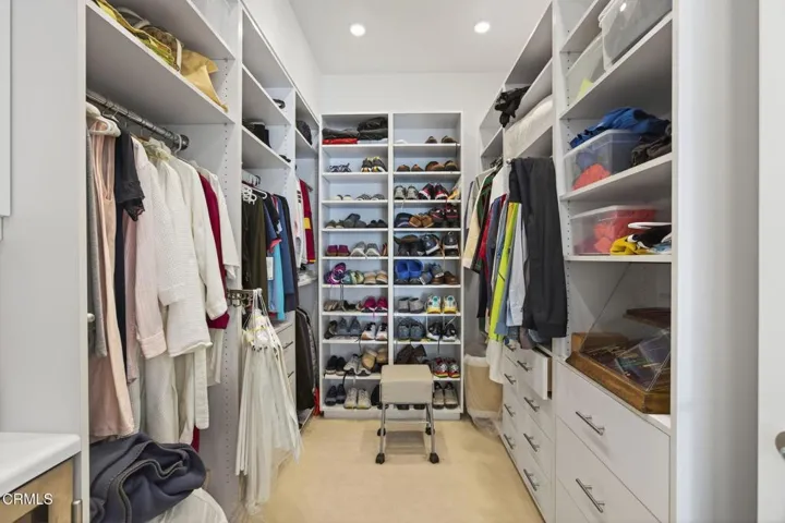 53-web-or-mls-Upmarketmedia_1211Cap-113