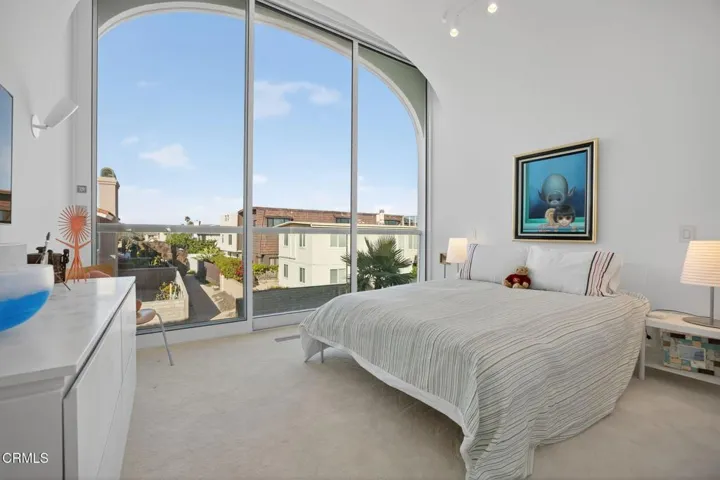 58-web-or-mls-Upmarketmedia_1211Cap-128