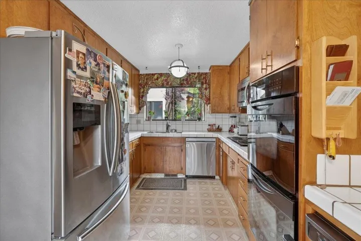 290 Joes Lane, Hollister, California 95023