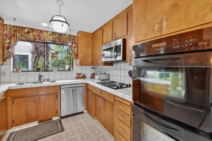 290 Joes Lane, Hollister, California 95023