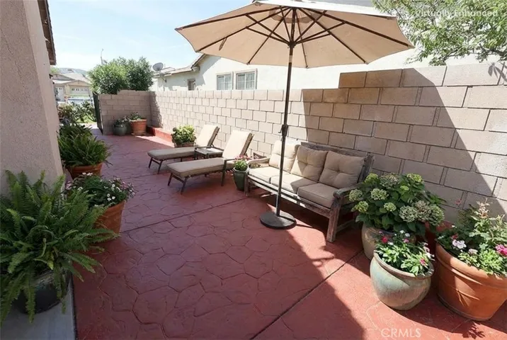 Side Patio-VS