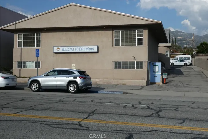 2657 Honolulu, Montrose, California 91020