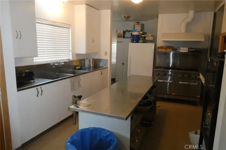 2657 Honolulu, Montrose, California 91020