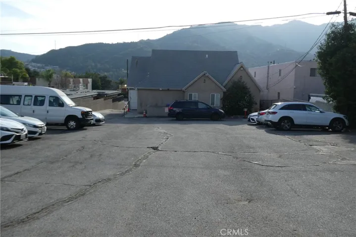 2657 Honolulu, Montrose, California 91020