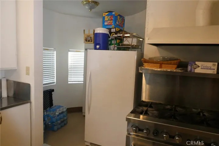 2657 Honolulu, Montrose, California 91020