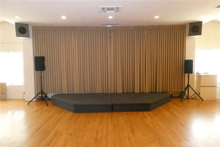 2657 Honolulu, Montrose, California 91020