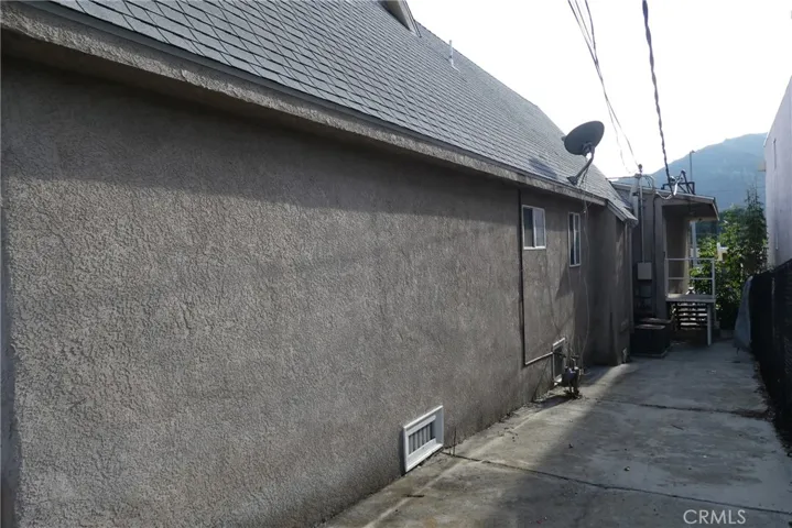 2657 Honolulu, Montrose, California 91020