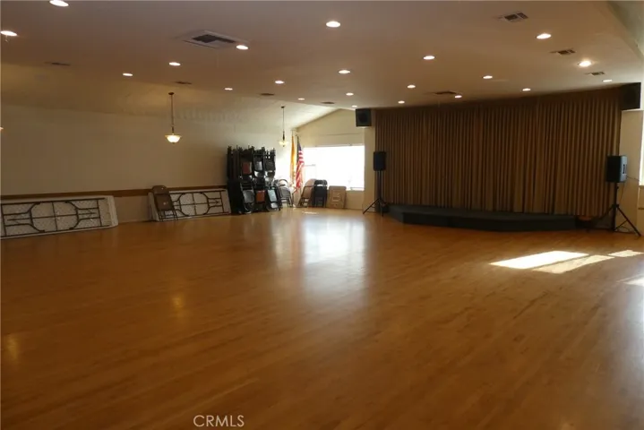 2657 Honolulu, Montrose, California 91020