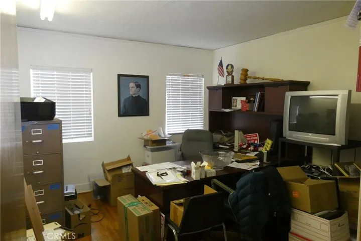 2657 Honolulu, Montrose, California 91020