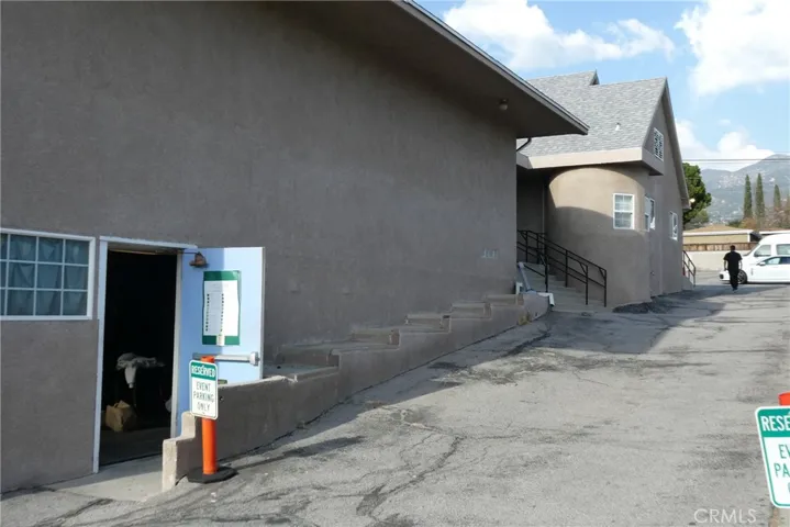 2657 Honolulu, Montrose, California 91020