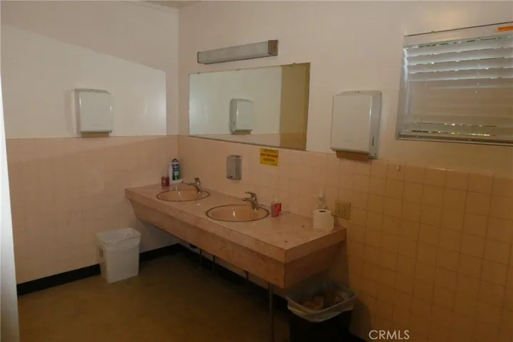 2657 Honolulu, Montrose, California 91020