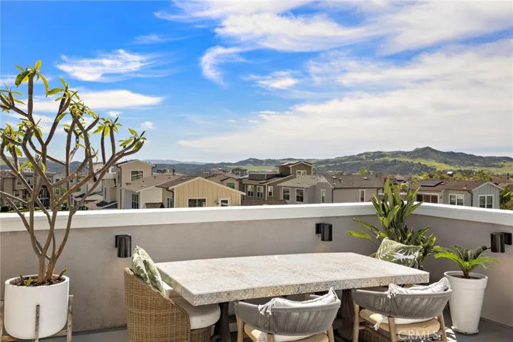 Outdoor dining deck positioned to enjoy wide-open vistas.