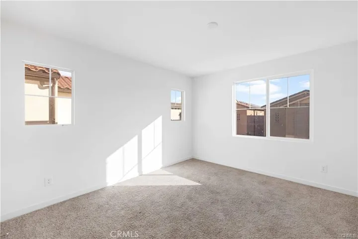 5593 Siracusa Way, Fontana, California 92336
