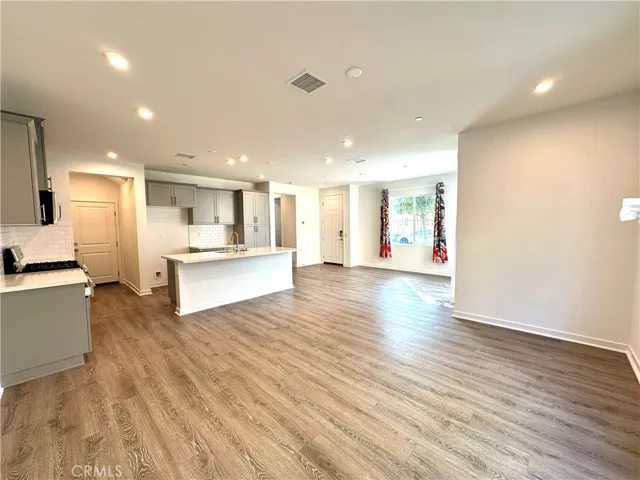 5593 Siracusa Way, Fontana, California 92336