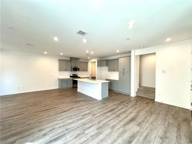 5593 Siracusa Way, Fontana, California 92336