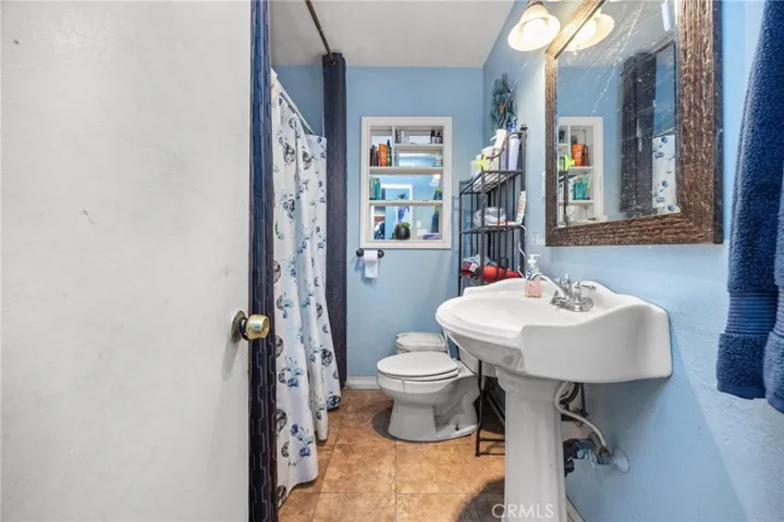 587 W Fernleaf, Pomona, California 91766