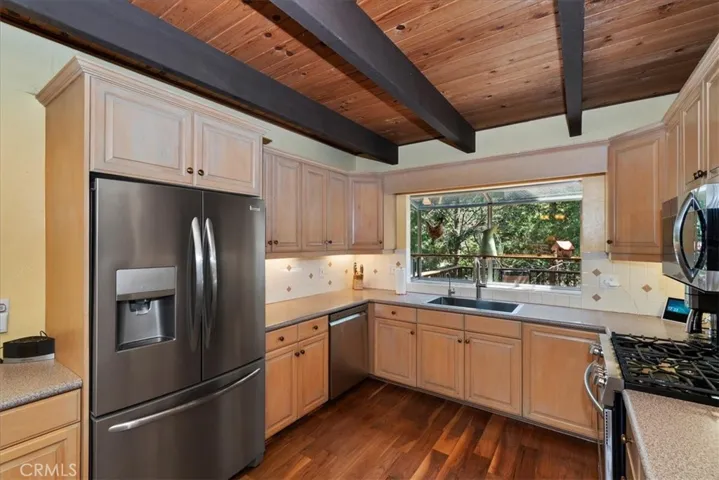 415 Golf Course, Lake Arrowhead, California 92352