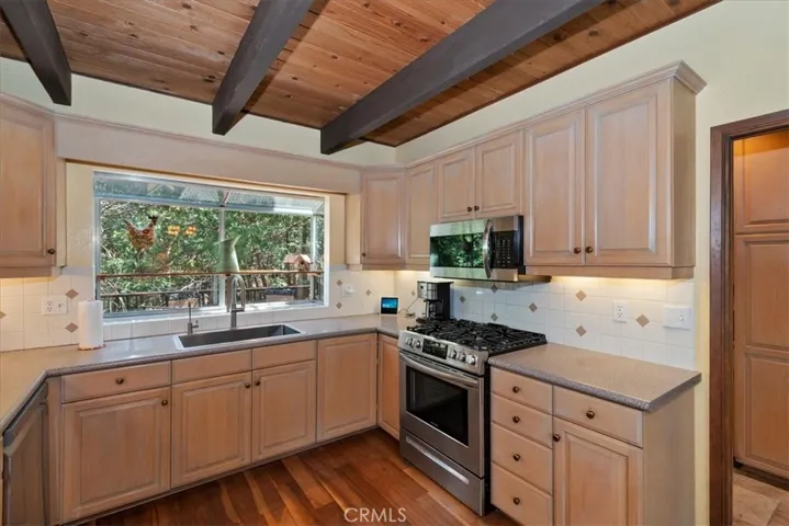 415 Golf Course, Lake Arrowhead, California 92352