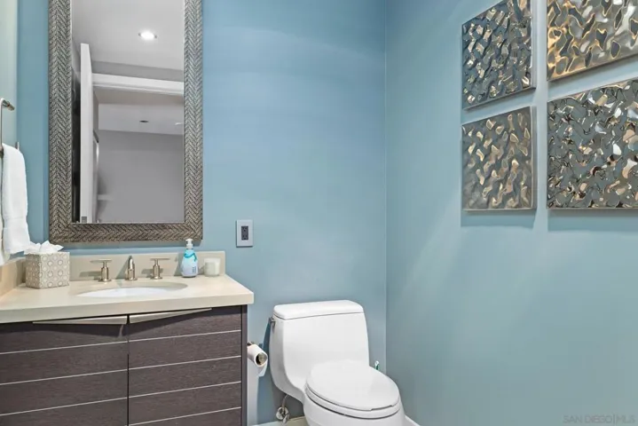 1325 Pacific Hwy 3301, San Diego, California 92101