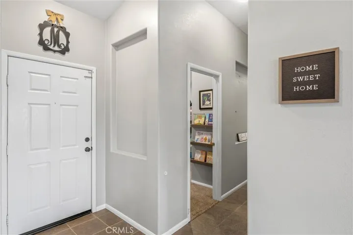 Tiled front entry foyer