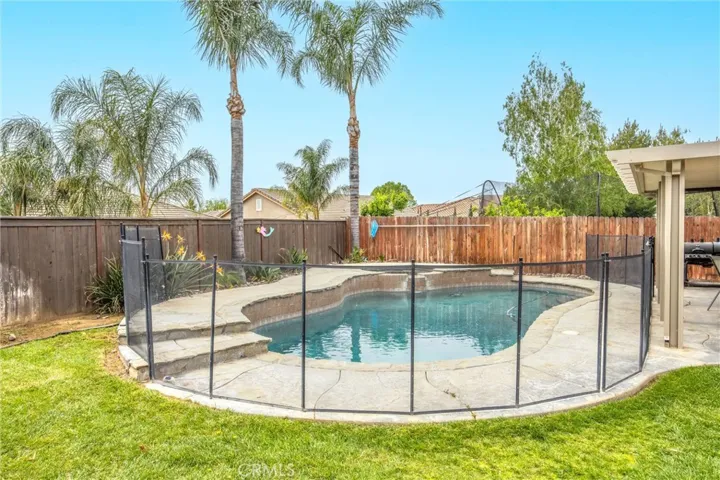 Removable security fence around pool