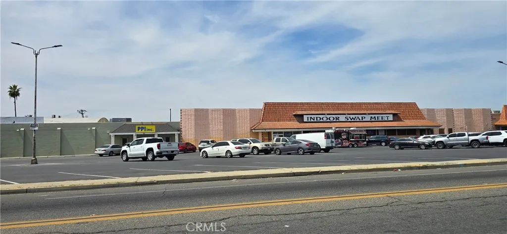 INDOOW WYAP MEET AROUND THE CORNER