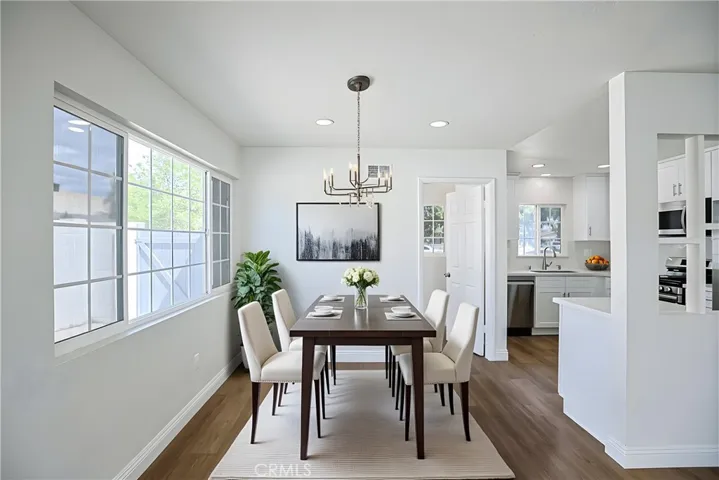 dining room virtual staged