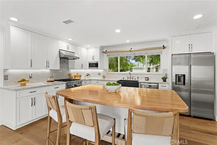 2162 Montgomery Road, Thousand Oaks, California 91360