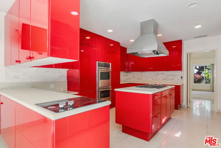 811 N Hillcrest Road, Beverly Hills, California 90210