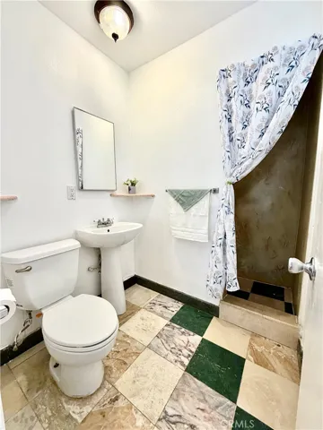 431 E Rosslynn, Fullerton, California 92832