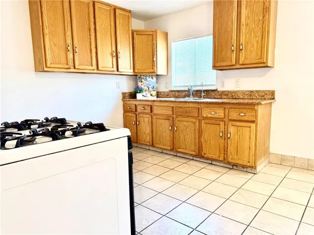 431 E Rosslynn, Fullerton, California 92832