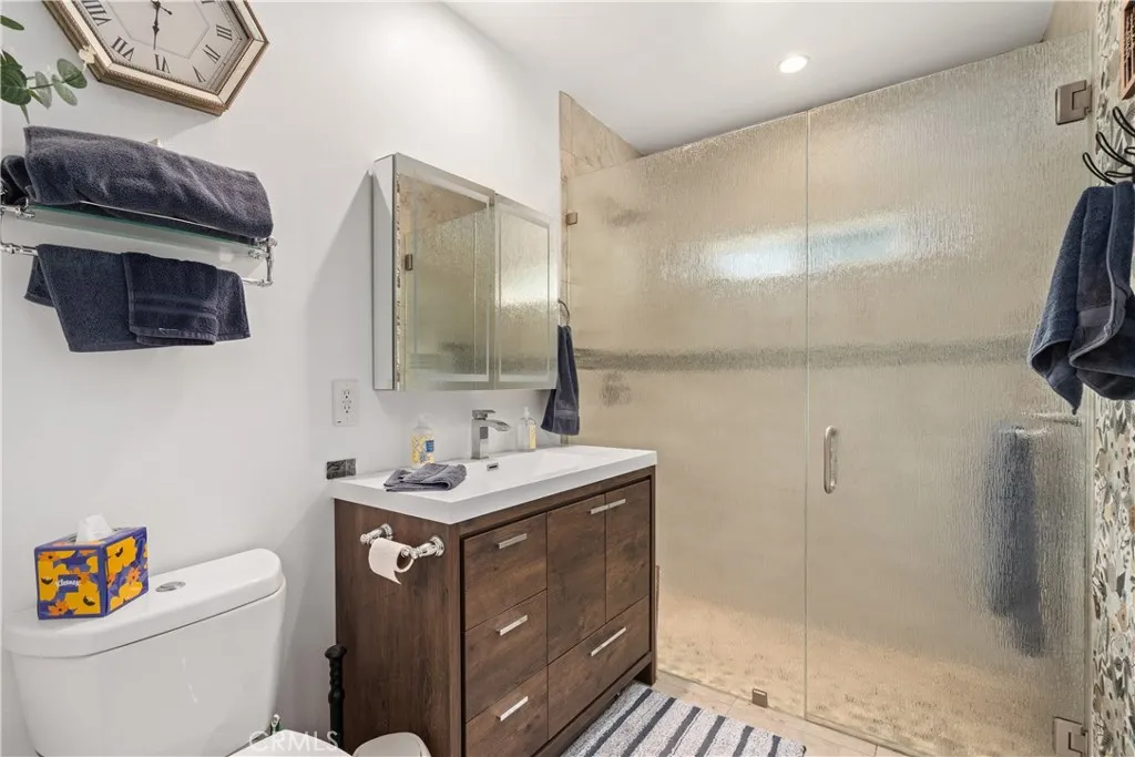 ADU: Bathroom