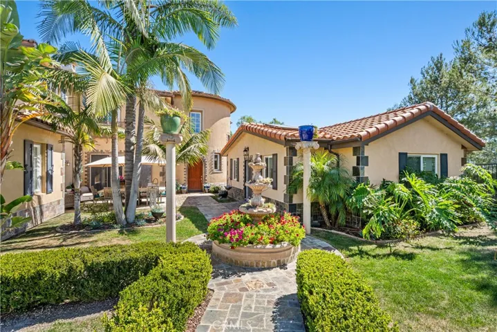 Detached ADU mirrors main house