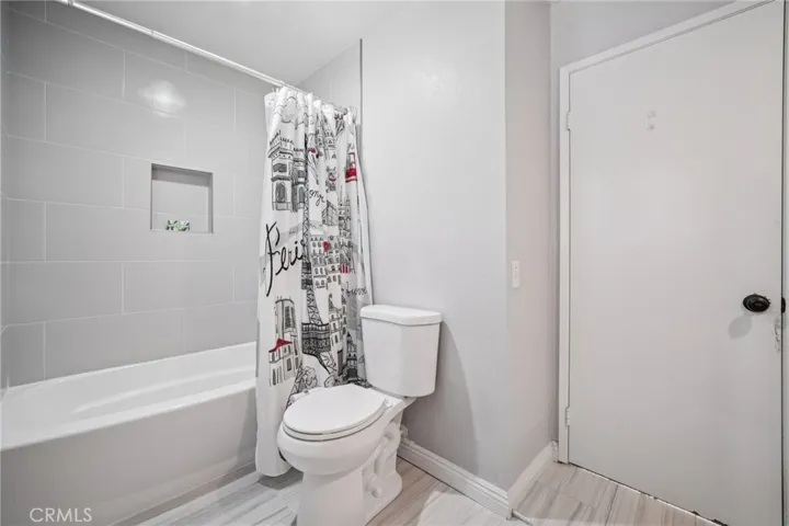 Upstairs Hallway Bathroom - 27301 Monforte, M.V. 92692