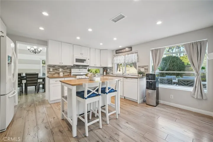 Kitchen  - 27301 Monforte, M.V. 92692