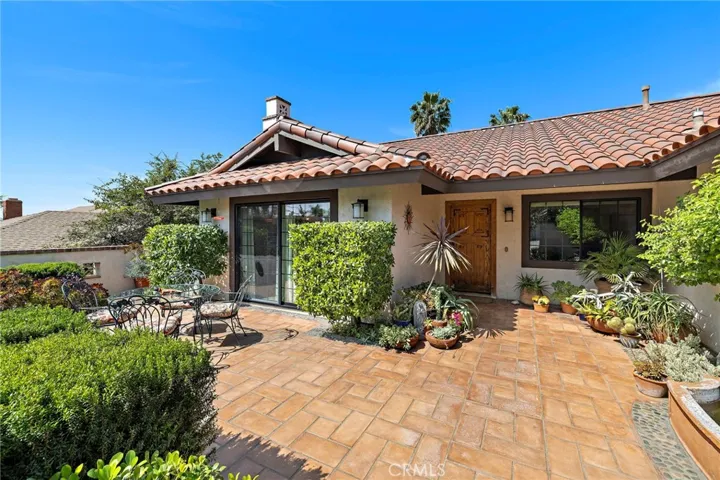 2556 N Ridgecrest, Orange, California 92867
