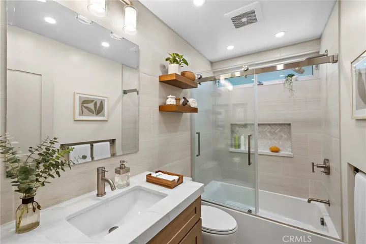 2556 N Ridgecrest, Orange, California 92867