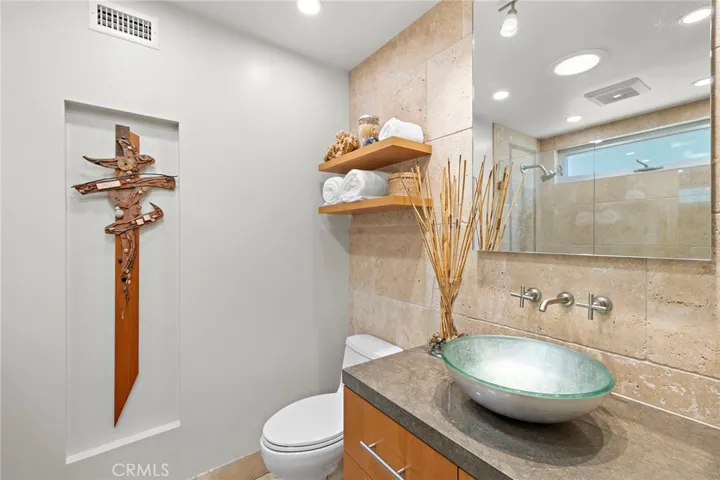 2556 N Ridgecrest, Orange, California 92867