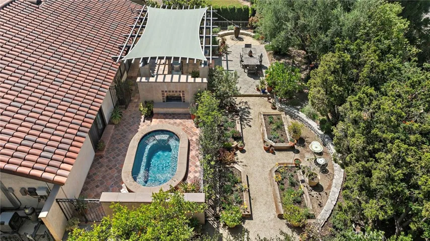 2556 N Ridgecrest, Orange, California 92867