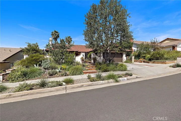 2556 N Ridgecrest, Orange, California 92867