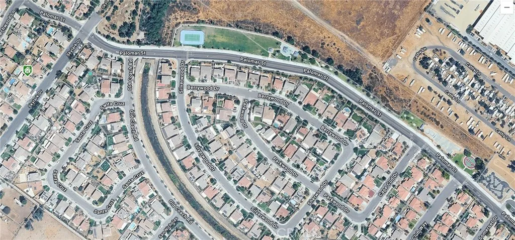Lots of sports activities & dog park walking distance