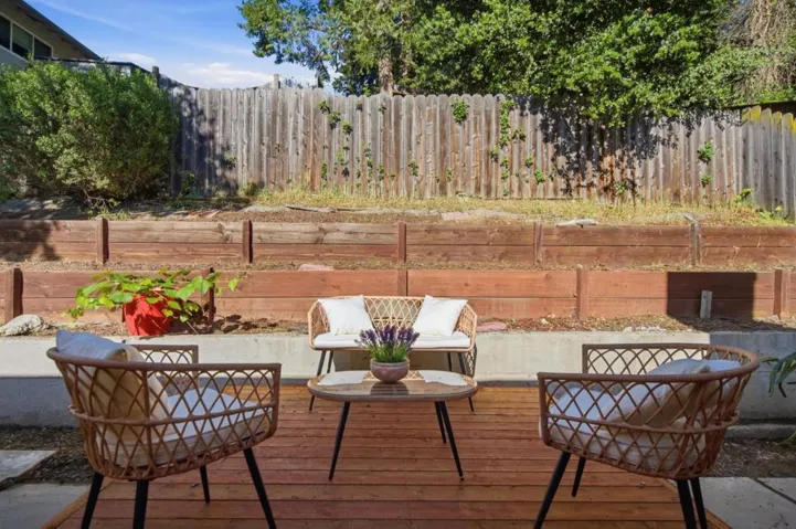 10910 Glen Artney Street, Oakland, California 94605