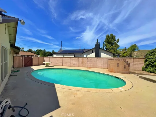 8811 Riderwood, Sunland, California 91040