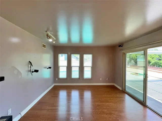 8811 Riderwood, Sunland, California 91040