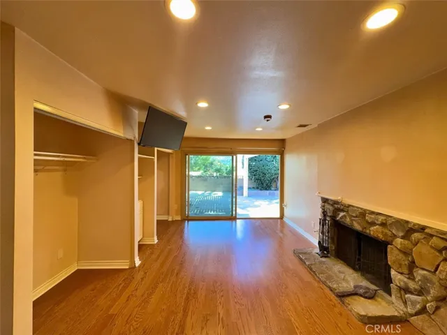 8811 Riderwood, Sunland, California 91040