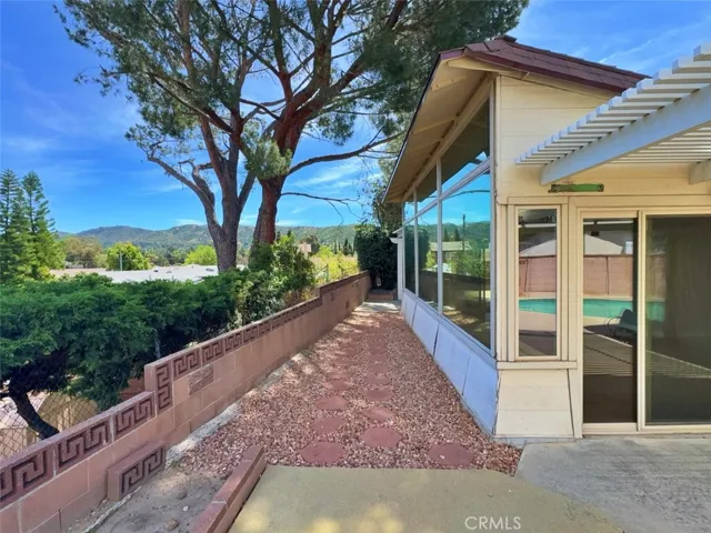8811 Riderwood, Sunland, California 91040