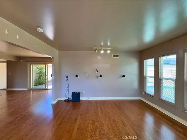 8811 Riderwood, Sunland, California 91040
