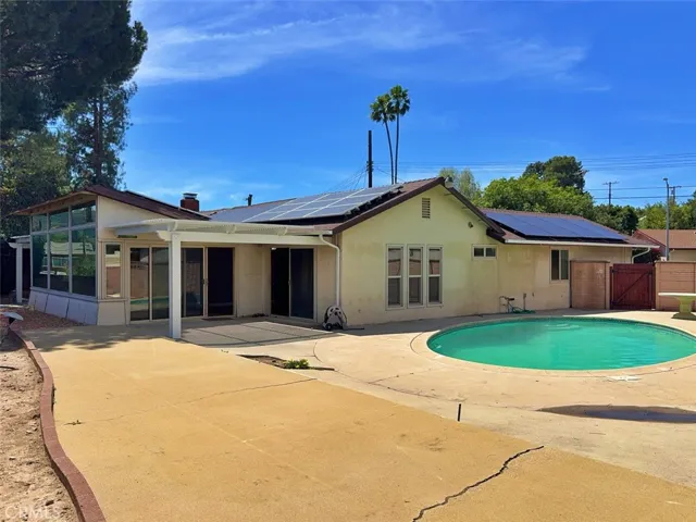 8811 Riderwood, Sunland, California 91040