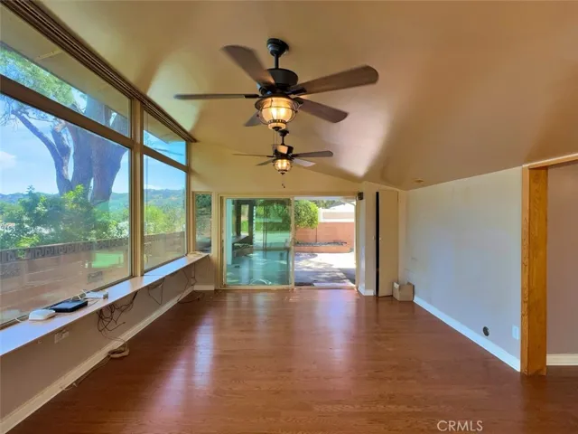 8811 Riderwood, Sunland, California 91040