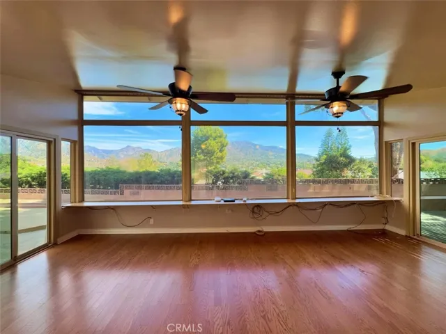 8811 Riderwood, Sunland, California 91040